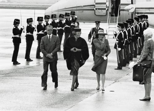 Koningin Beatrix ontvangt het Zweedse koningspaar in september 1990 (Foto: NIMH)