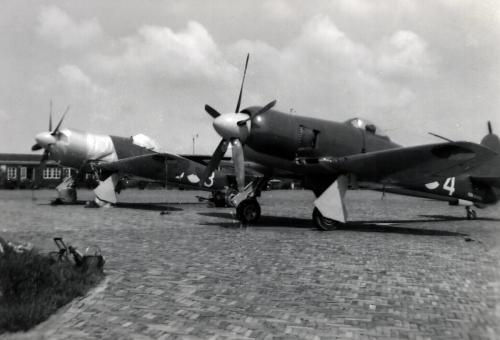 Seafury’s op Valkenburg in 1951
