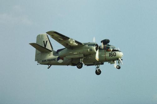 US-2N Tracker van VSQ320 in de landing